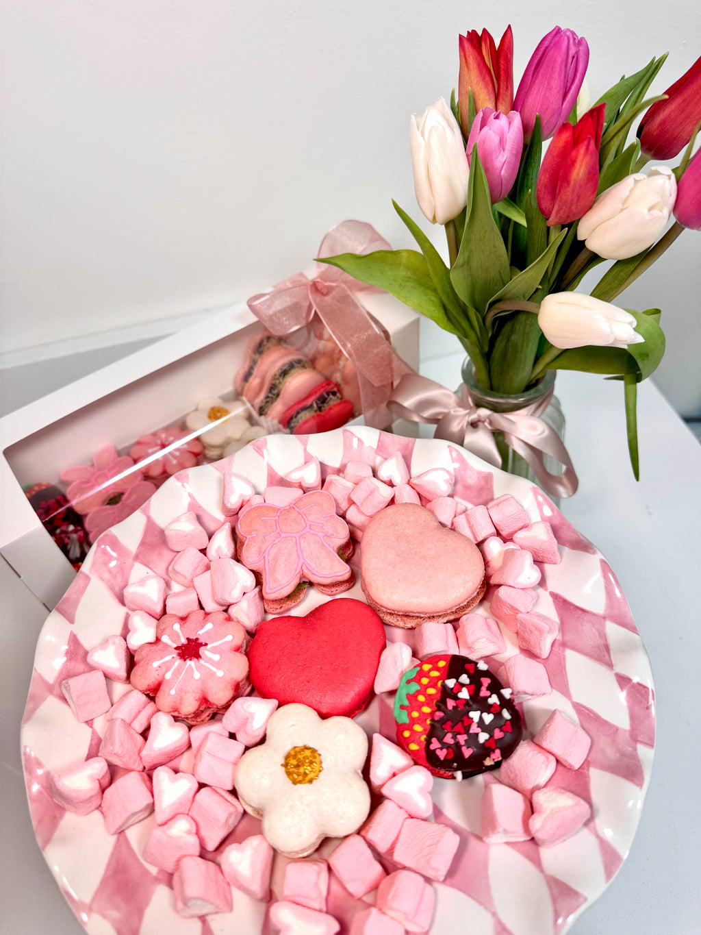CUSTOM SHAPED MACARONS
