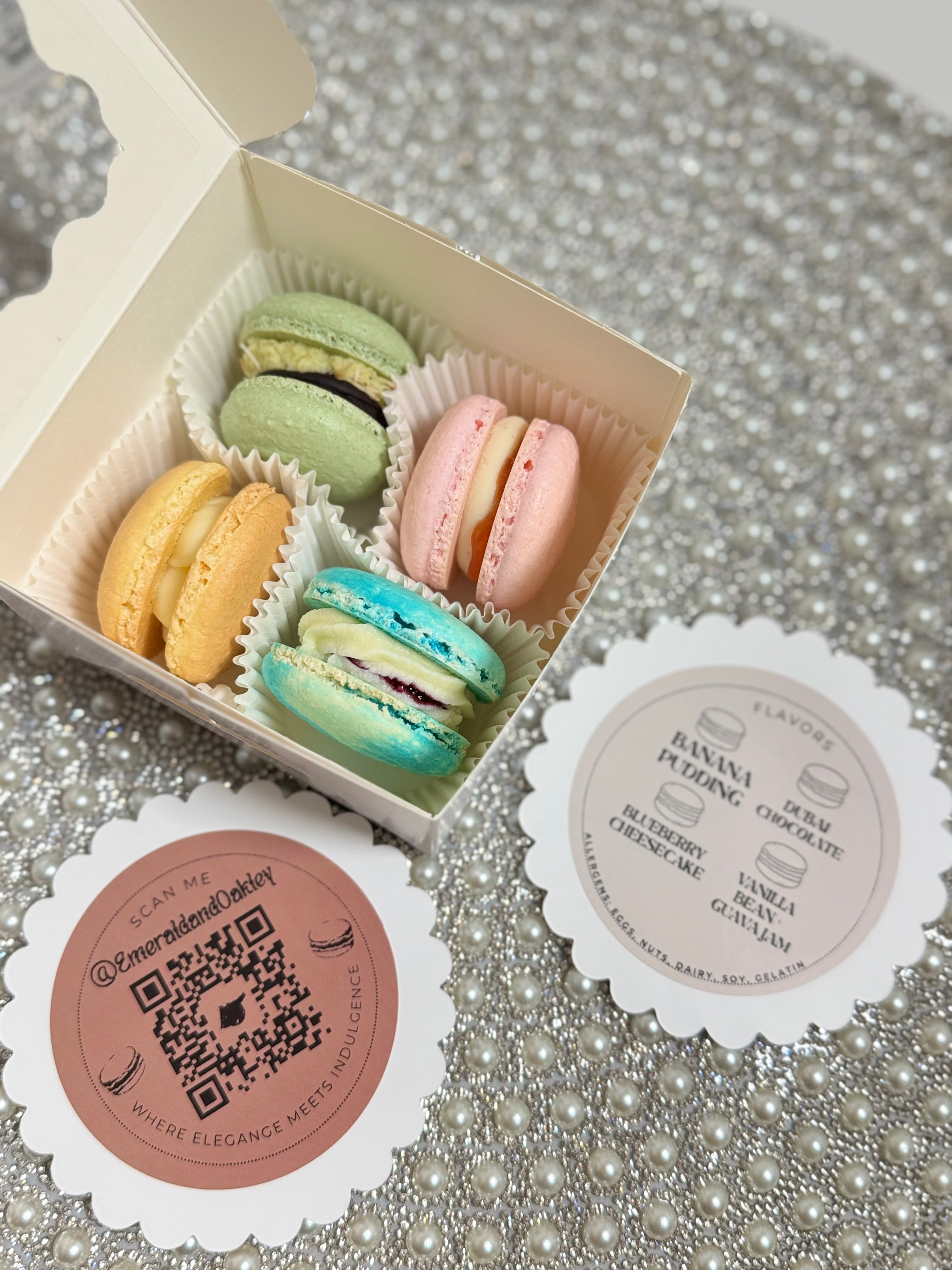 DELUXE MACARONS