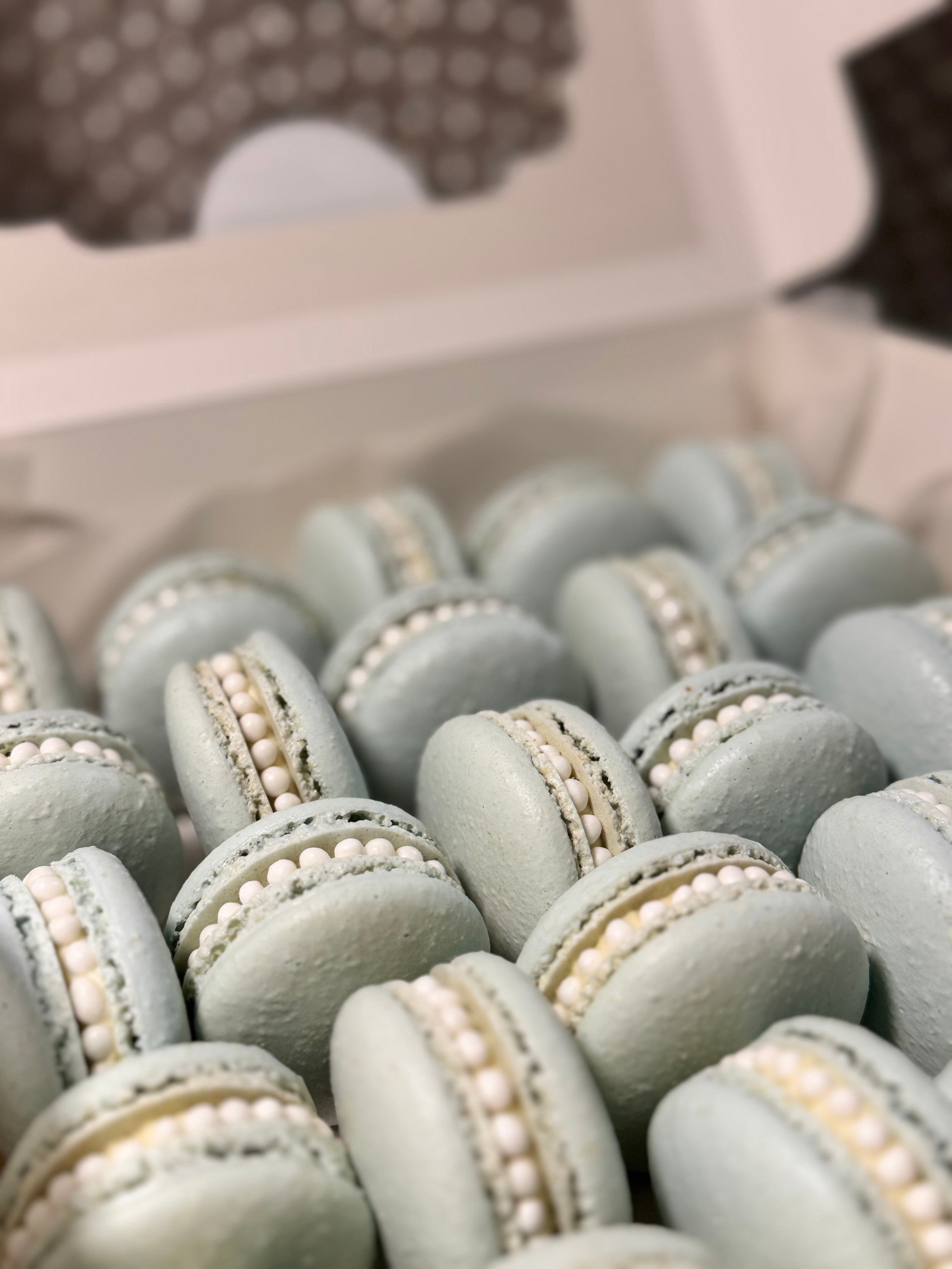 CUSTOM MACARONS
