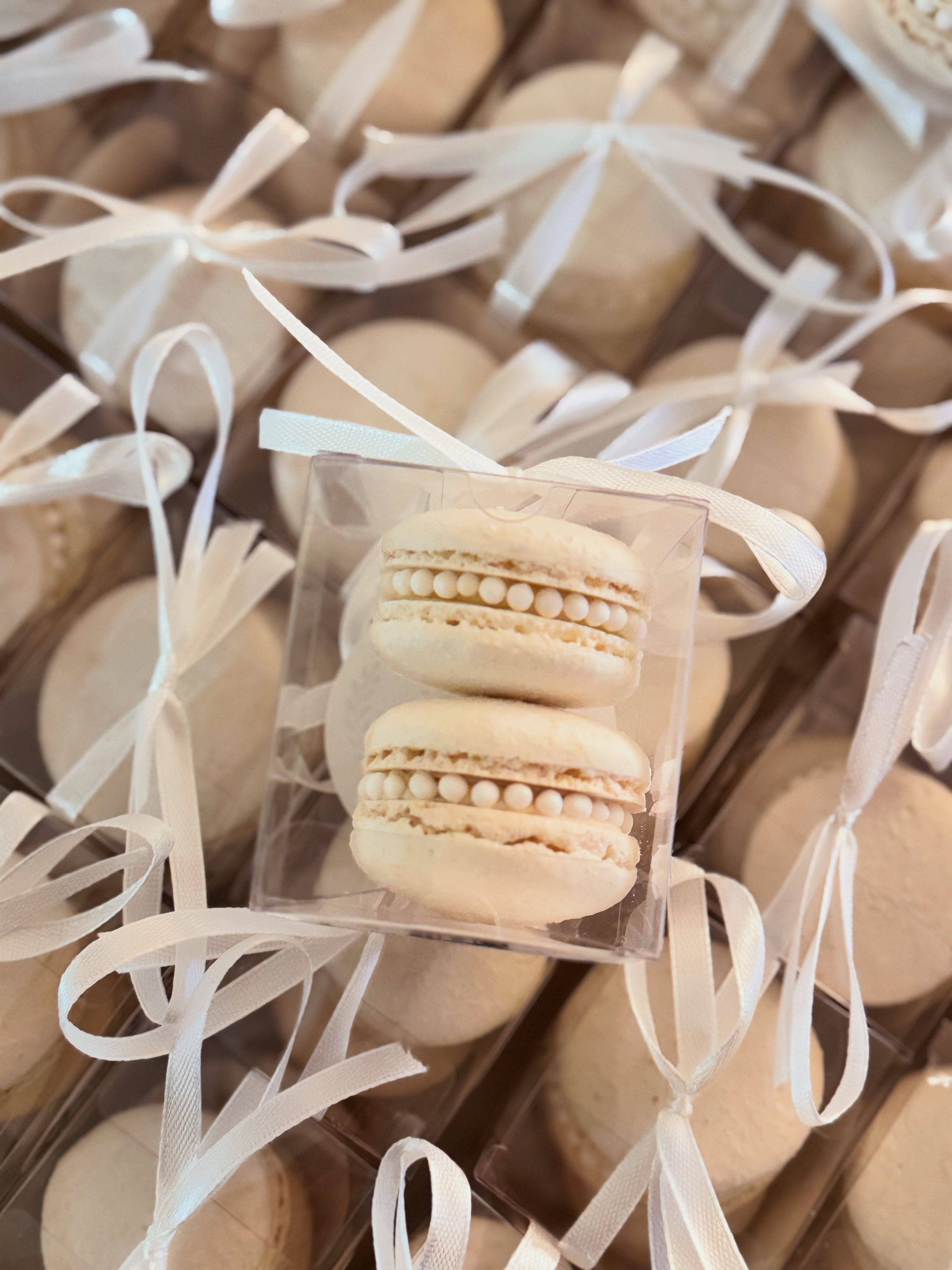 CUSTOM MACARONS