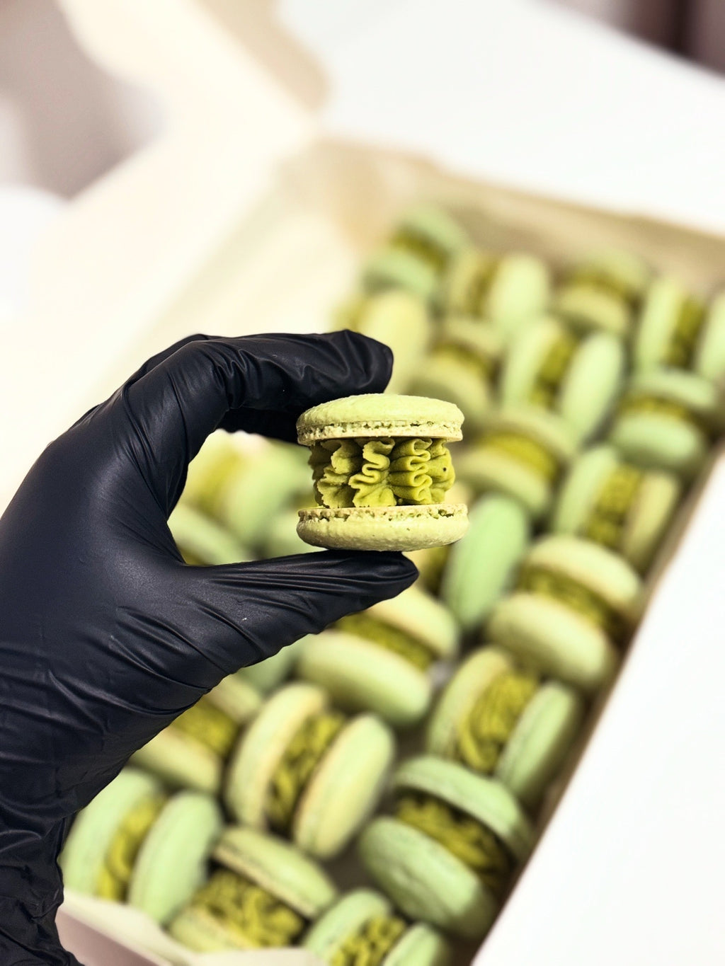 DELUXE MACARONS