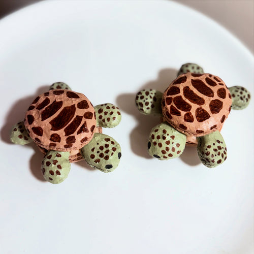 CUSTOM MACARONS