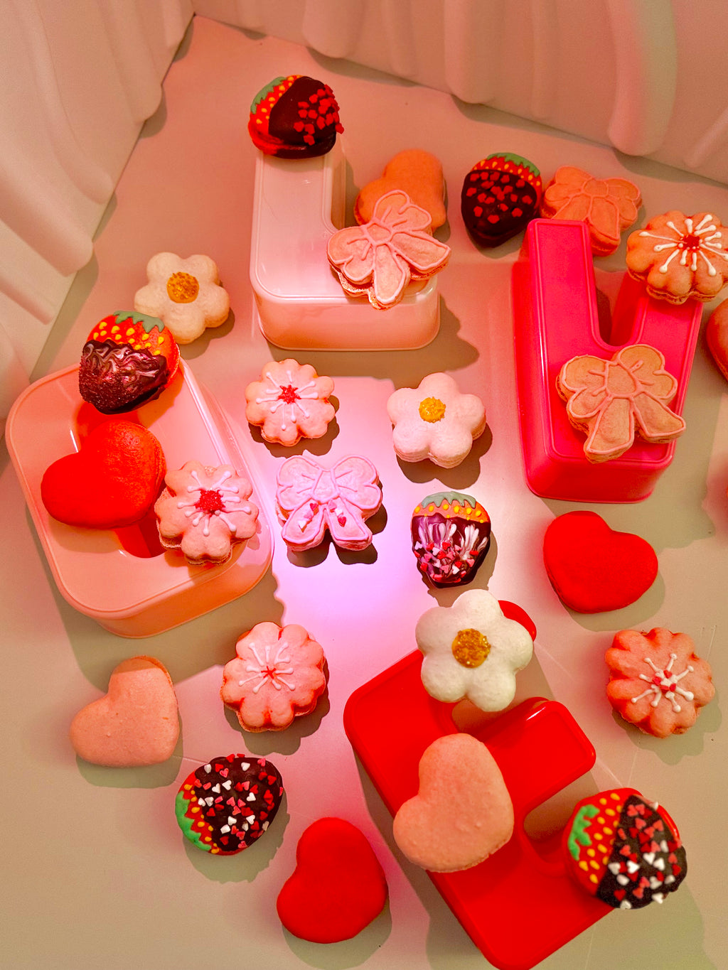 CUSTOM SHAPED MACARONS