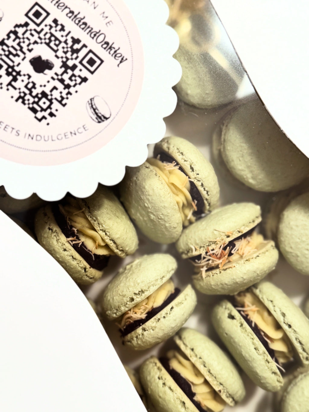 DELUXE MACARONS