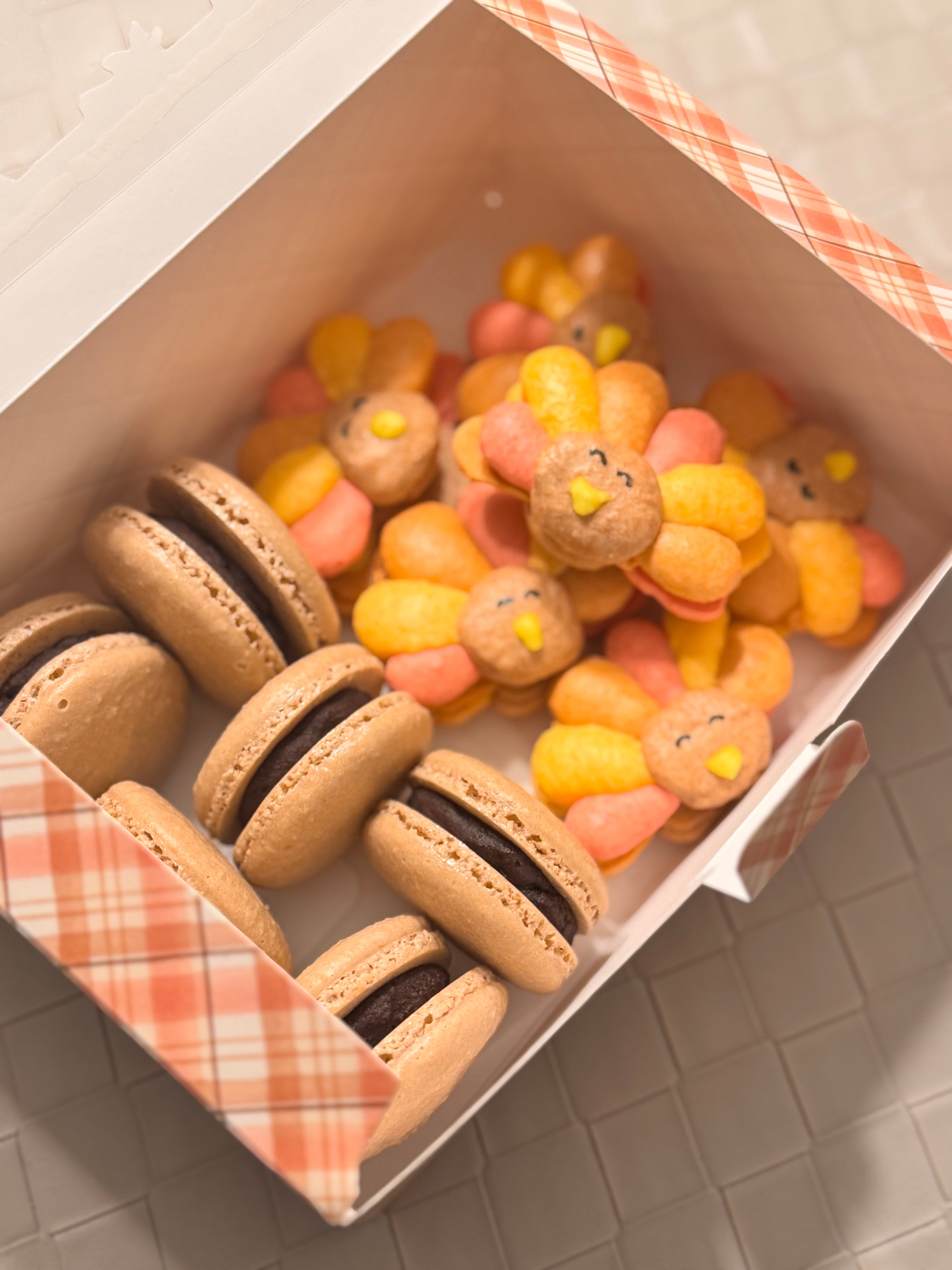 CUSTOM SHAPED MACARONS