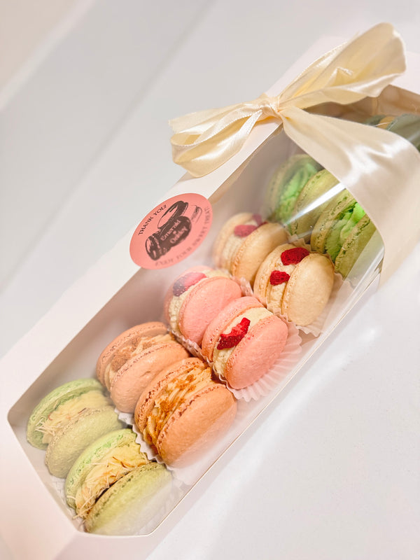 DELUXE MACARONS