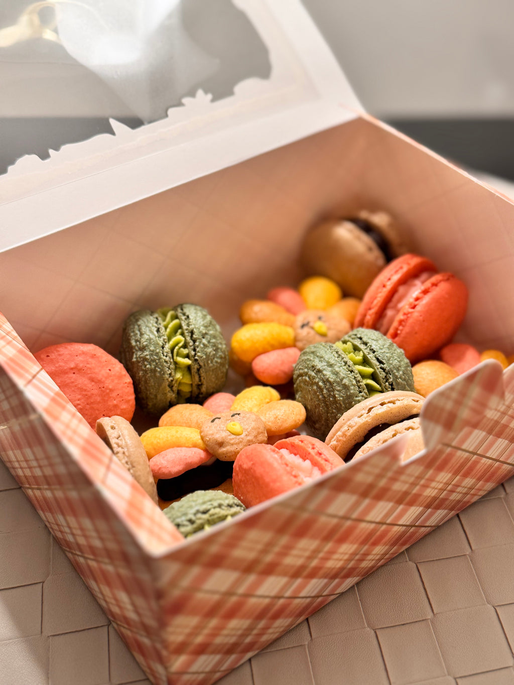 CUSTOM SHAPED MACARONS
