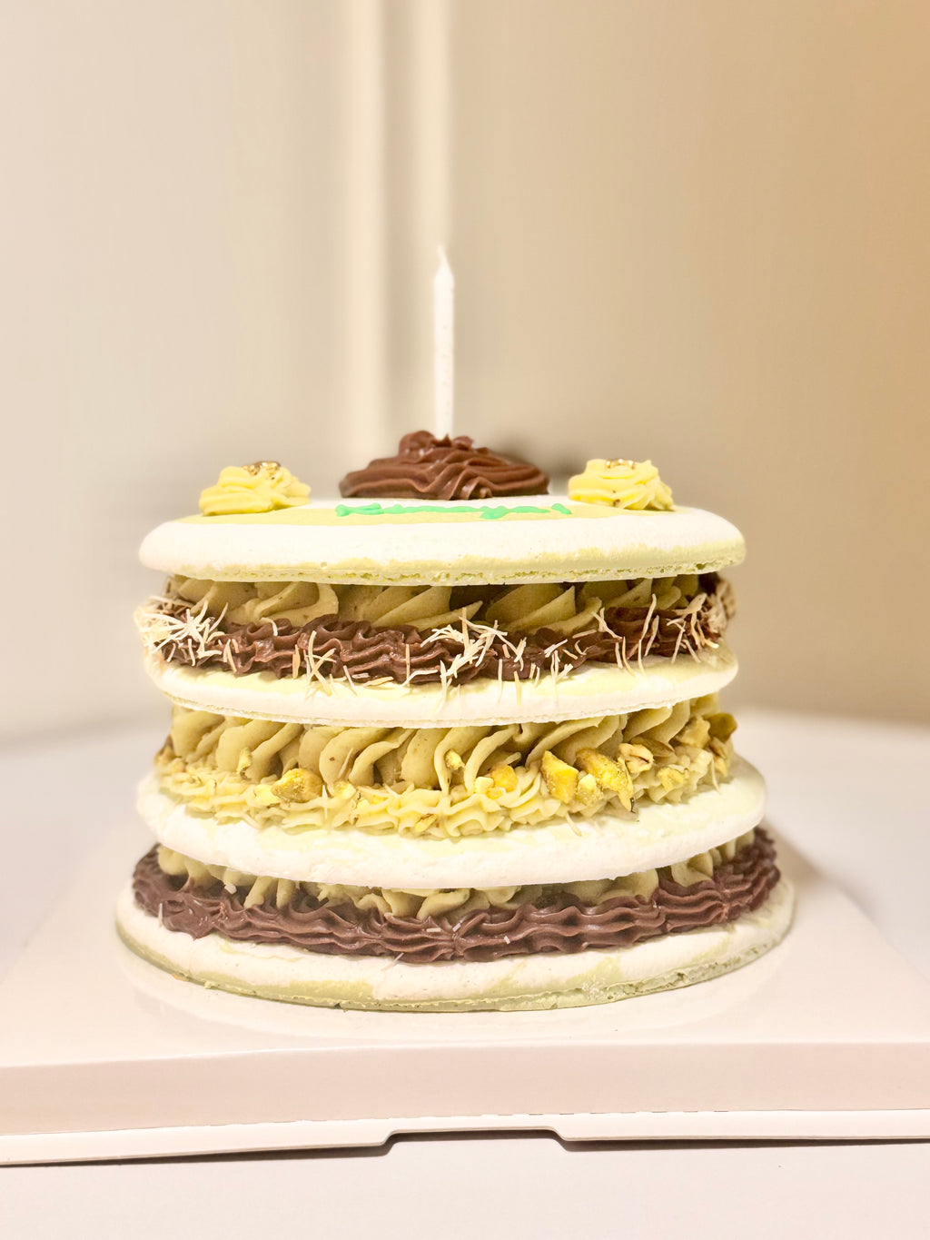 MACARON CAKE