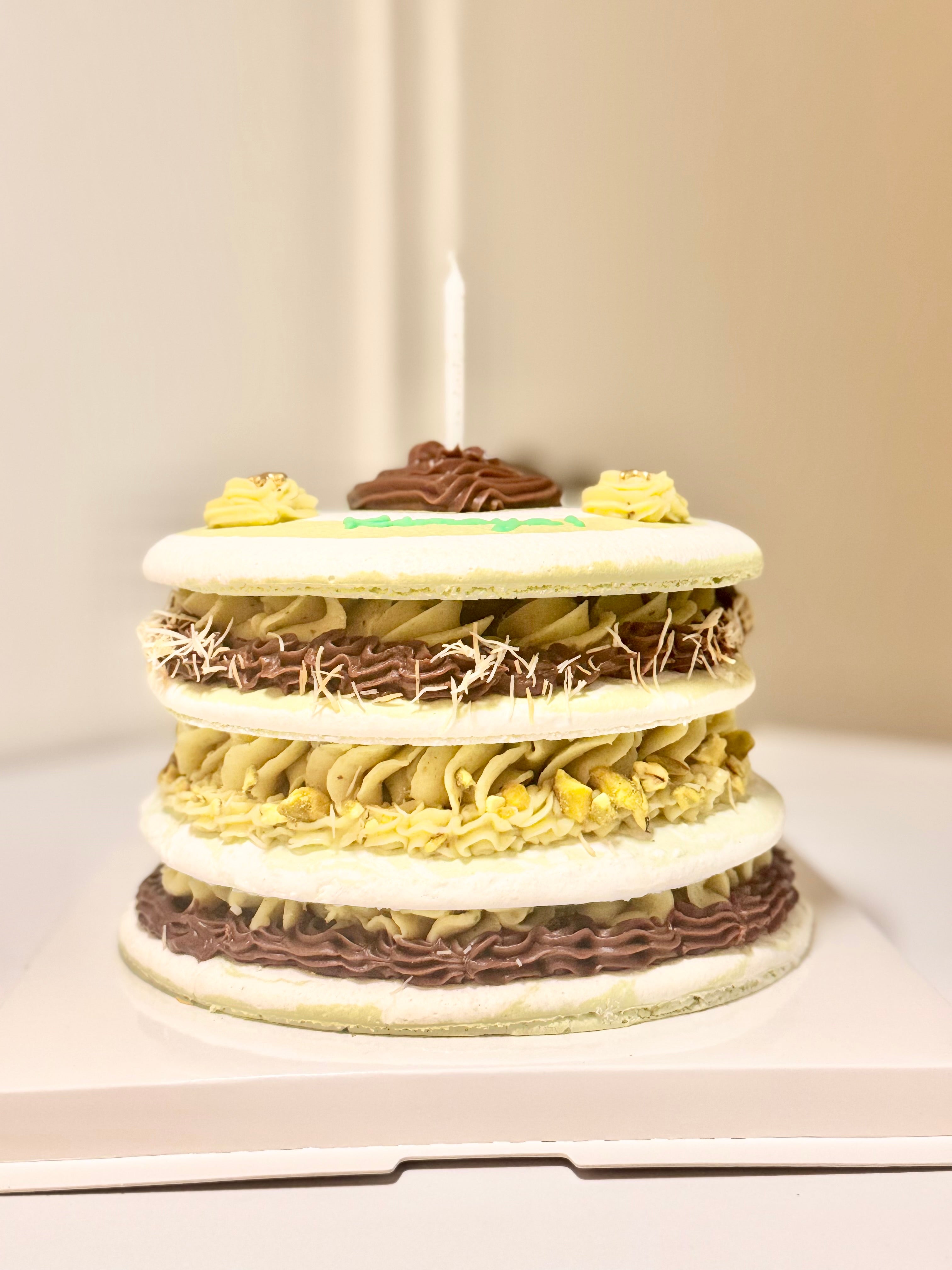 MACARON CAKE