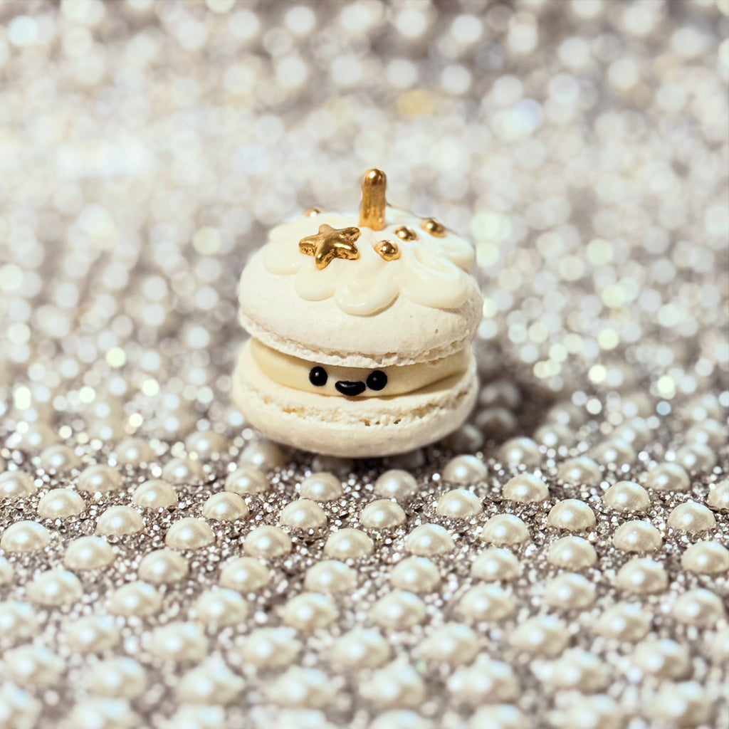 MACARON CAKE