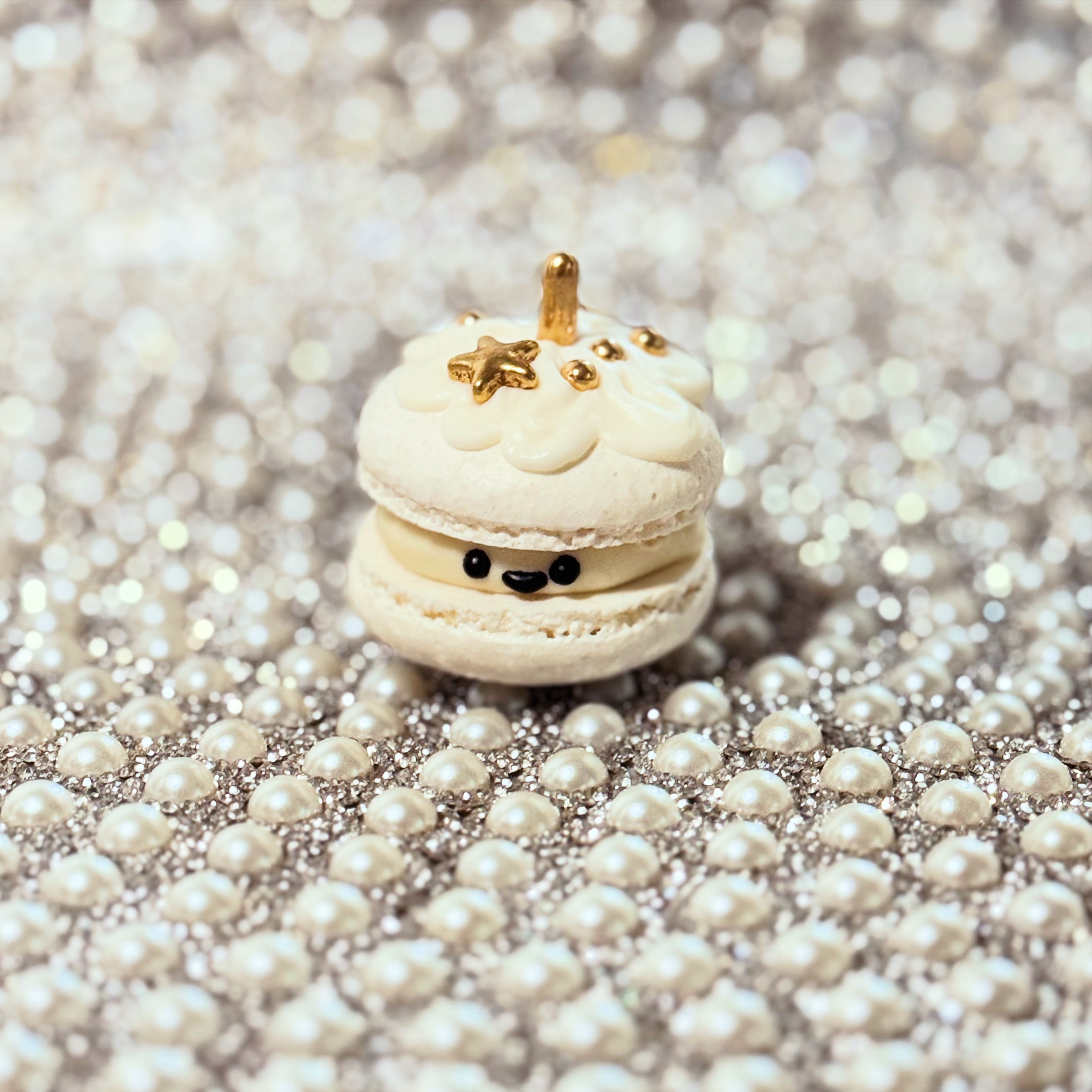 MACARON CAKE